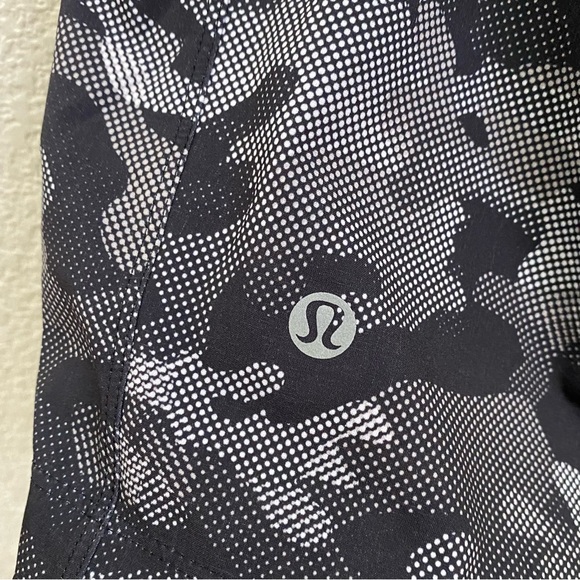 LULULEMON T.H.E Short 9” Linerless Small Pebble Camo White Black Men’s Short M - Picture 7 of 12